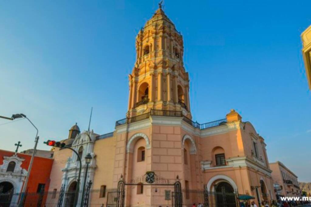 Apartamento Frente Al Palacio Gobierno Apartment ลิมา ภายนอก รูปภาพ